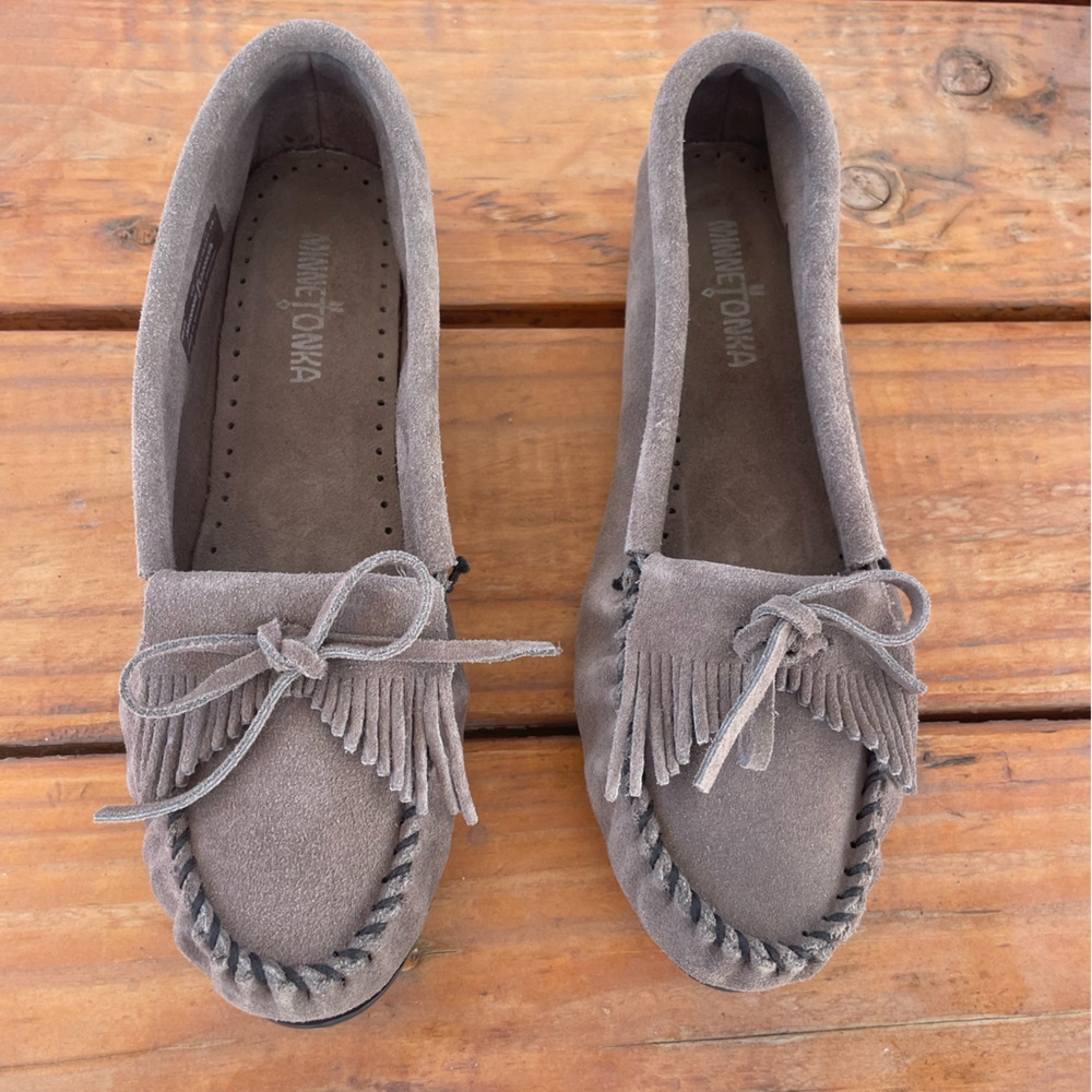 AMAZING ~LADIES TAUPE SUEDE LEATHER MINNETONKA DRIVING MOCCASINS SHOE~SZ 10 - Picture 2 of 10